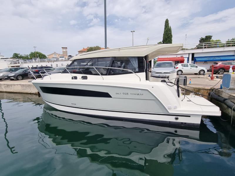 Book yachts online - motorboat - Balt 918 Titanium - Wanderer - rent
