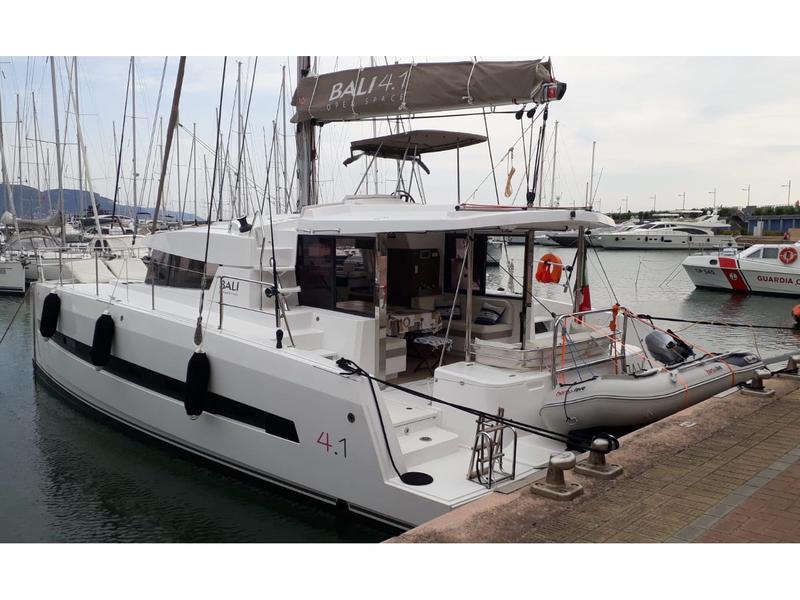 Book yachts online - catamaran - Bali 4.1_pax - Pax 2 - rent