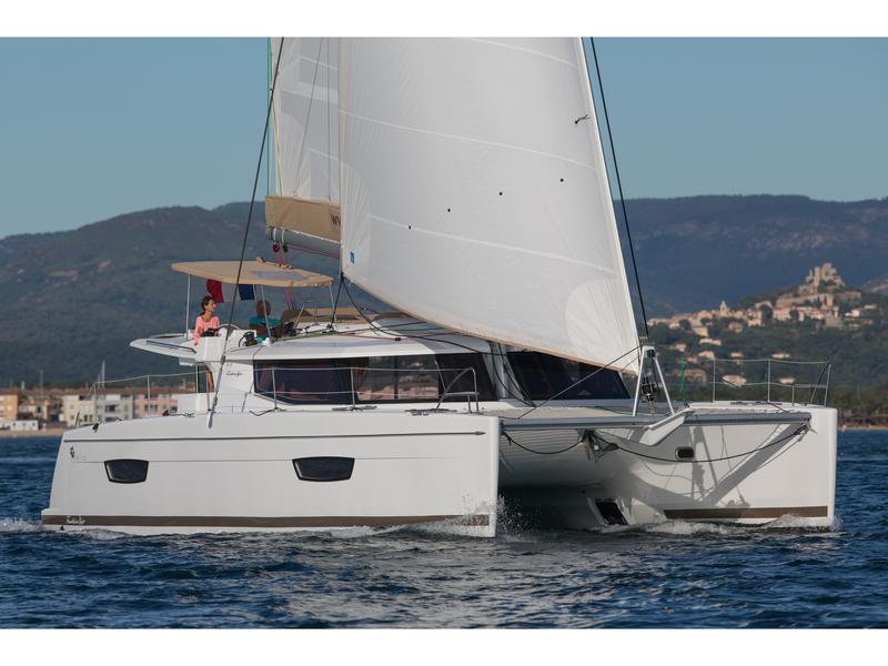 Book yachts online - catamaran - Helia 44 M - Boldly Go - rent