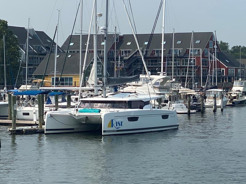 Book yachts online - catamaran - Astréa 42 - Rise - rent