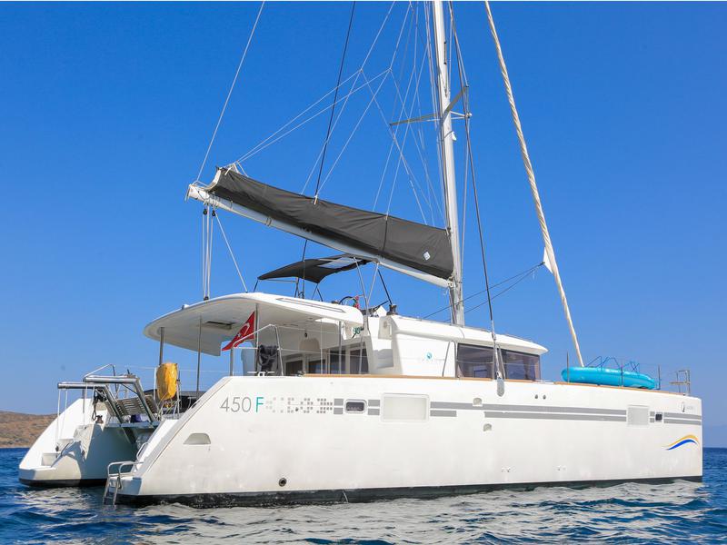 Book yachts online - catamaran - Lagoon 450 (Skipper incl.) - La Luna-1 - rent