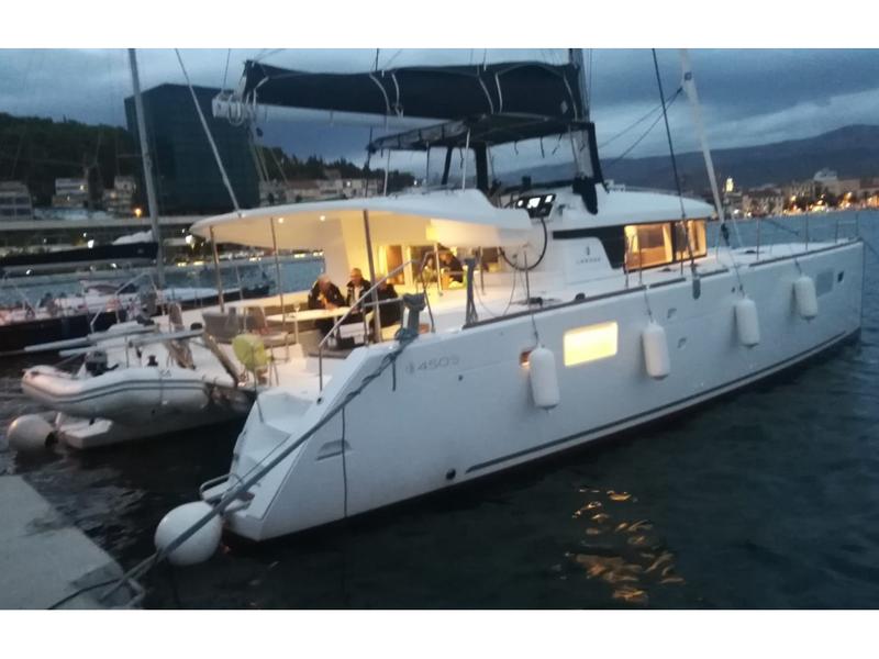 Book yachts online - catamaran - Lagoon 450 Sport - Aloha - rent