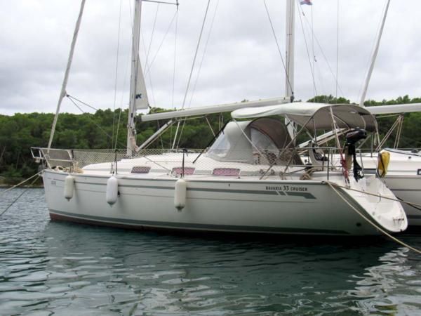 Book yachts online - sailboat - Bavaria 33 Cruiser - Lebić - rent