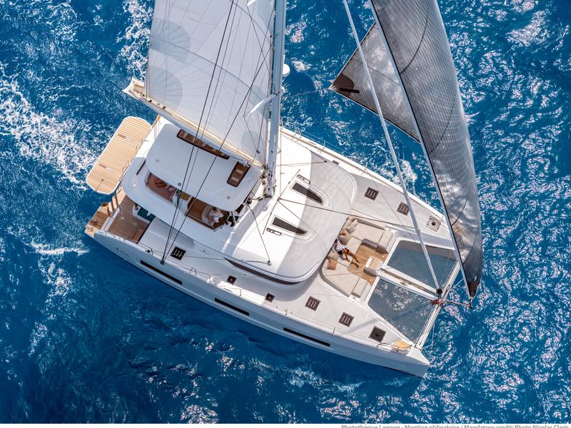 Book yachts online - catamaran - Lagoon 55 (2022) luxury owner version - PRINCESS S - rent
