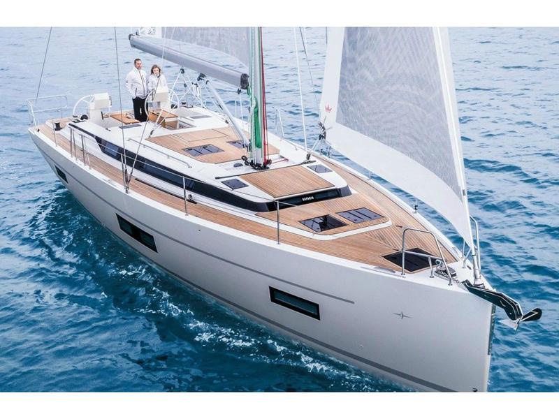 Book yachts online - sailboat - Bavaria C45 - Dawn - rent