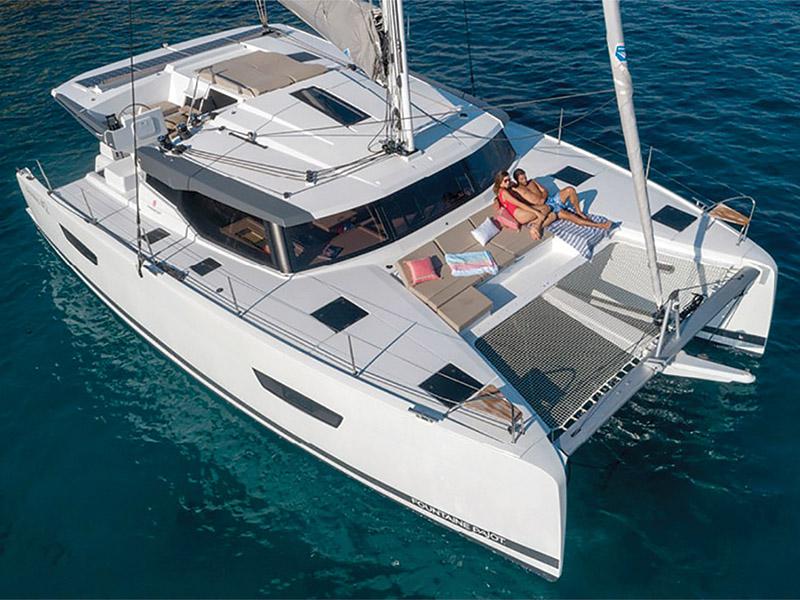 Book yachts online - catamaran - Fountaine Pajot Astréa 42 - NEW 2022! - rent