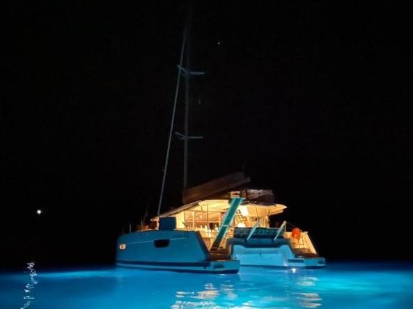 Book yachts online - catamaran - Astréa 42 - Nostos - rent