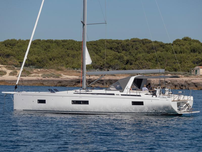 Book yachts online - sailboat - Oceanis Yacht 54 - BIG BLUE - with AC and generator - rent