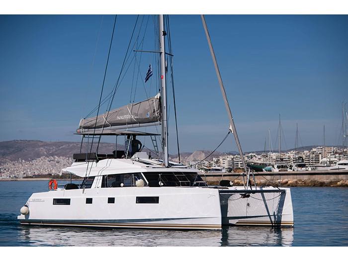 Book yachts online - catamaran - Nautitech 46 Fly(12 pax) - Cabrio - rent