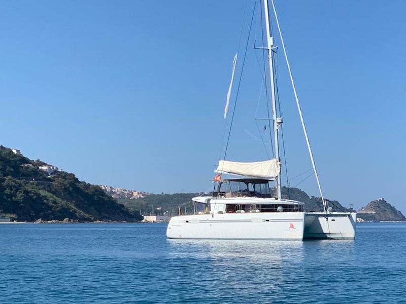 Book yachts online - catamaran - Lagoon 450F (A/C+WaterMaker+GEN) - Wentura - rent