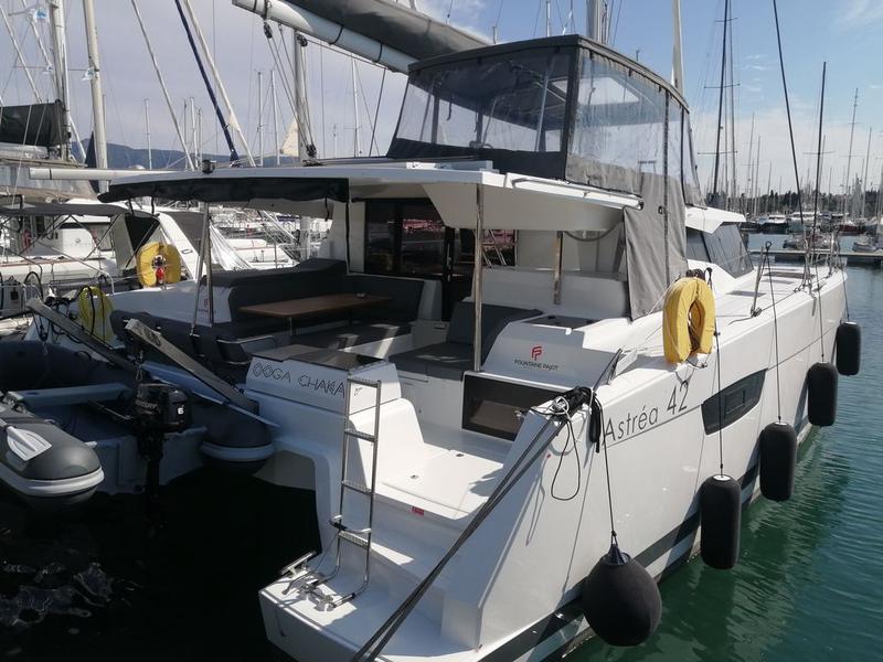 Book yachts online - catamaran - Astréa 42 - Ooga Chacka - rent