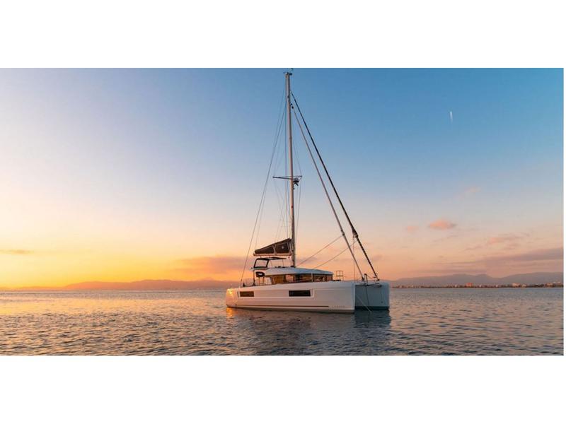 Book yachts online - catamaran - Lagoon 40 - Discovery II - rent