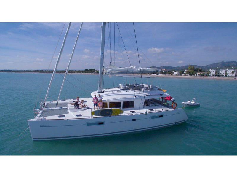 Book yachts online - catamaran - Lagoon 560 - BIG GANI - rent