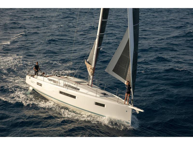 Book yachts online - sailboat - Sun Odyssey 410 - no name (A/C, GENERATOR,BOW TH) - rent