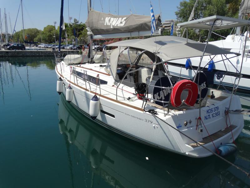 Book yachts online - sailboat - Sun Odyssey 379 - KOS 379 - rent