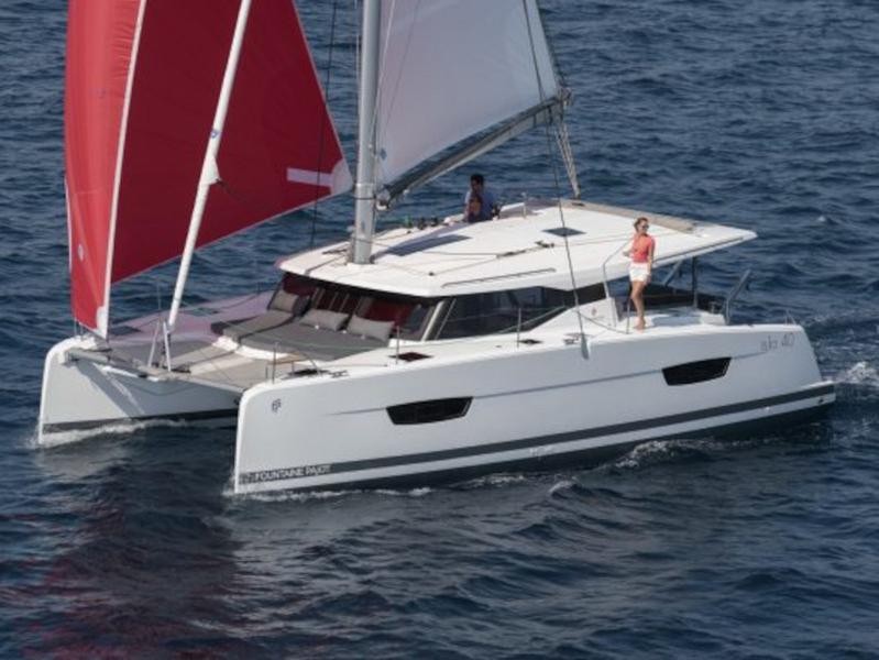 Book yachts online - catamaran - Isla 40 - Joy - rent
