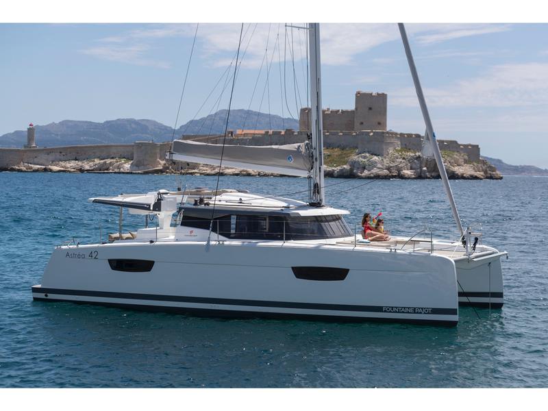 Book yachts online - catamaran - Astréa 42 - Timeless Planet - rent