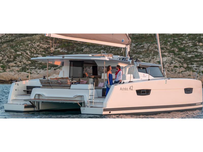 Book yachts online - catamaran - Astréa 42 - NOU NOU 1 - Skippered - rent