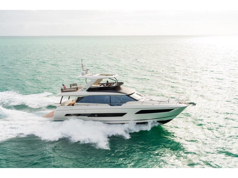 Book yachts online - motorboat - Prestige 690 - ALINA - rent