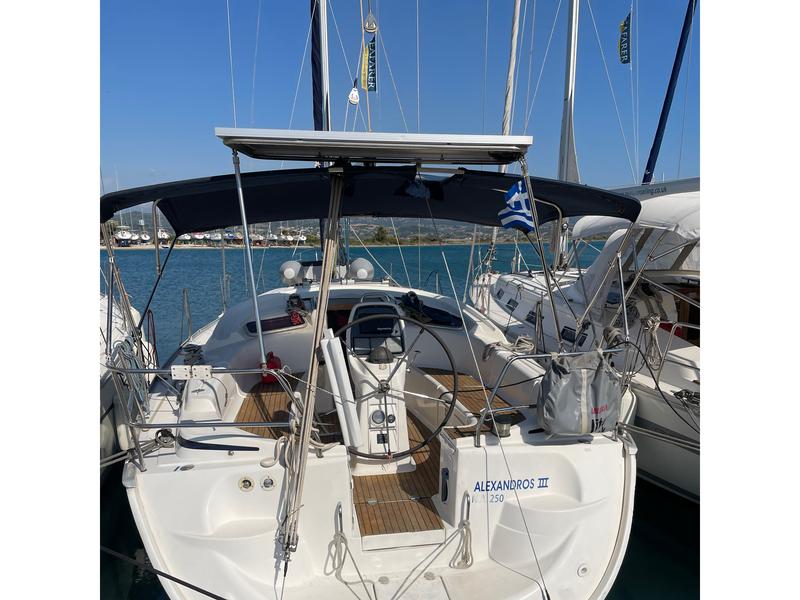 Book yachts online - sailboat - Bavaria 37 Cruiser - Alexandros III - rent