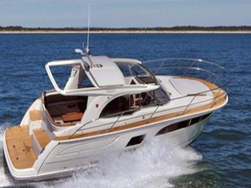 Book yachts online - motorboat - Marex 360 Cabriolet Cruiser - no name - rent