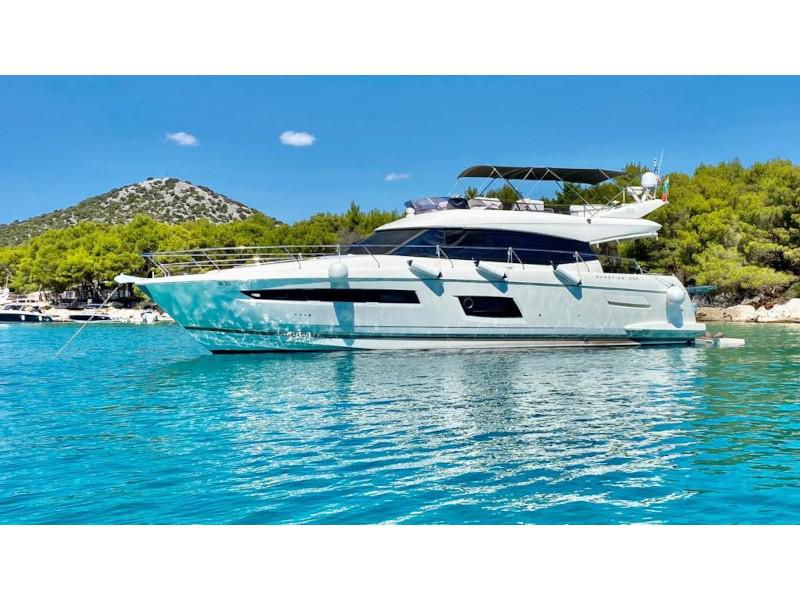 Book yachts online - motorboat - Prestige 550 Fly - Rock - rent