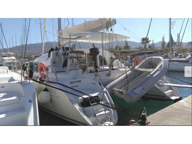 Book yachts online - catamaran - Lagoon 380 S2 - Astra - rent