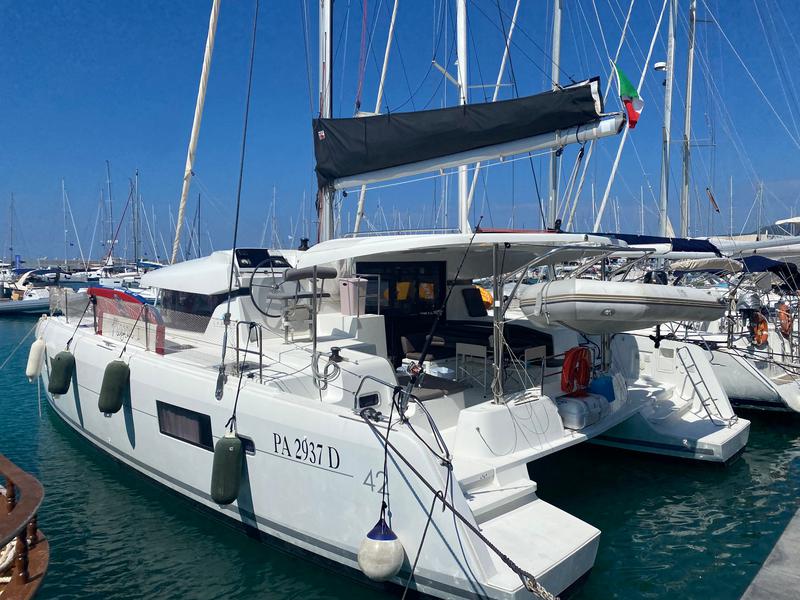 Book yachts online - catamaran - Lagoon 42 - MAGAN 1 WATER MAKER - PANNELS  - rent