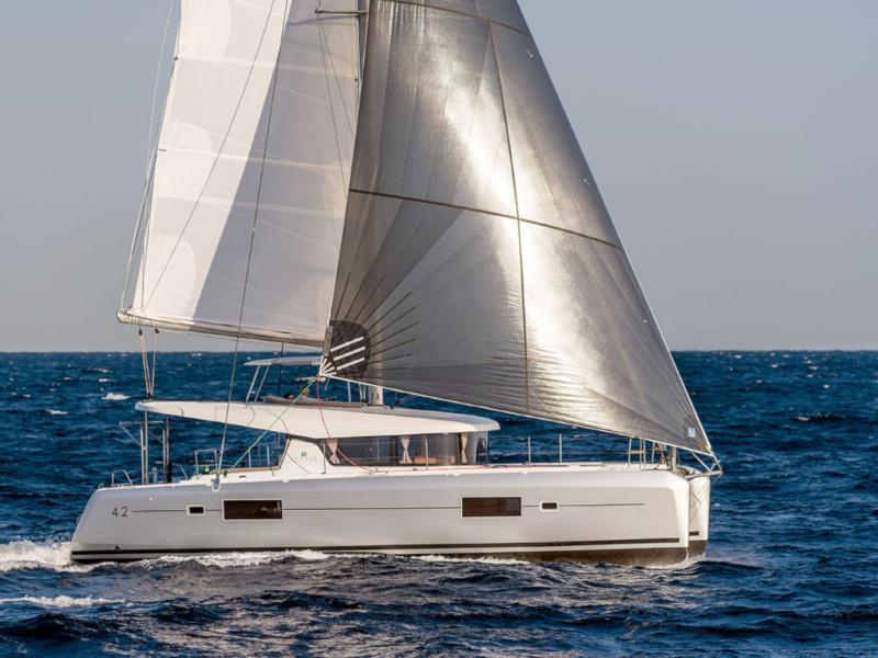 Book yachts online - catamaran - Lagoon 42 - NERA (AC in salon + generator) - rent