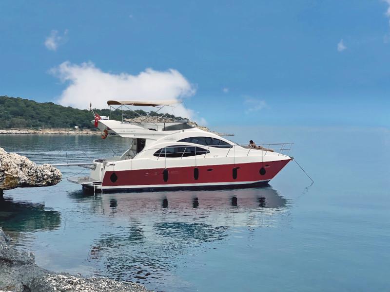 Book yachts online - motorboat - Azimut 42 E - Azimut 42 EL - rent