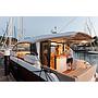 Book yachts online - motorboat - Sealine C330 - Salona I - rent