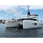 Book yachts online - catamaran - Lagoon 42 Version 3 Cabinas Full Equipe - Side - rent