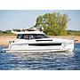 Platinum 989 Flybridge (Premiera)