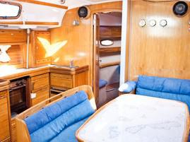 Book yachts online - sailboat - Bavaria 42 Cruiser - Okeanis - rent