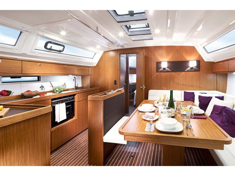 Book yachts online - sailboat - Bavaria Cruiser 46 - Lenko - rent