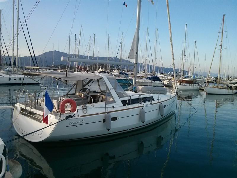 Book yachts online - sailboat - Oceanis 41 - Warrior - rent