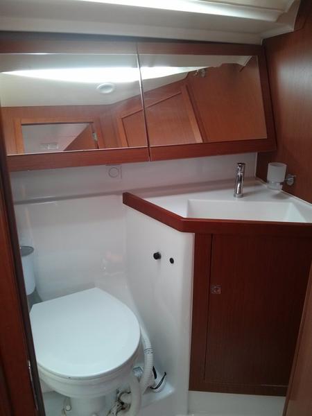 Book yachts online - sailboat - Oceanis 41 - Warrior - rent