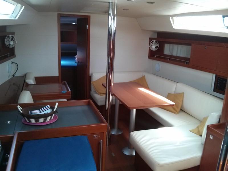 Book yachts online - sailboat - Oceanis 41 - Warrior - rent