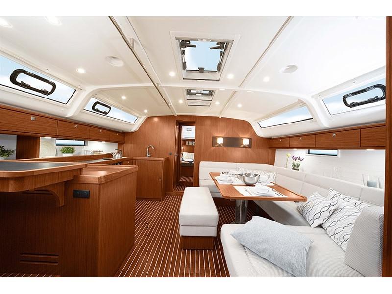 Book yachts online - sailboat - Bavaria Cruiser 51 - Gin Tonic - rent