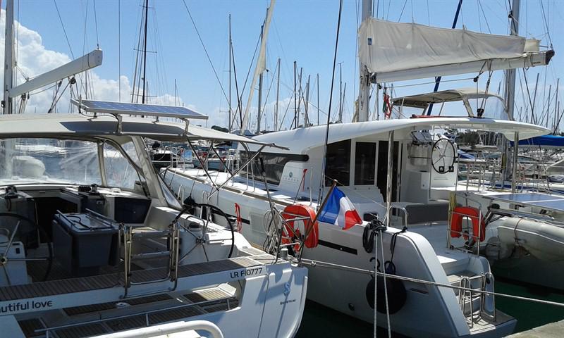 Book yachts online - catamaran - Lagoon 39 - Le Grand Bleu - rent