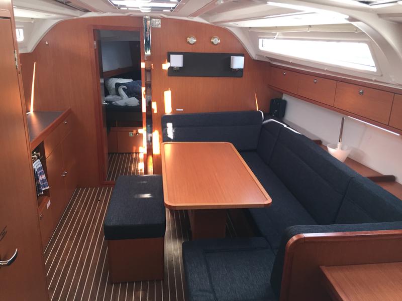 Book yachts online - sailboat - Bavaria Cruiser 41 - S/Y Yvonne - rent