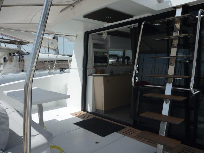 Book yachts online - powercatamaran - MY 37- 4. cab. - MareTortuga - rent