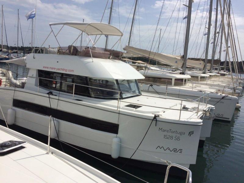 Book yachts online - powercatamaran - MY 37- 4. cab. - MareTortuga - rent