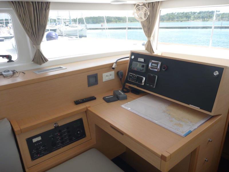 Book yachts online - catamaran - Lagoon 400 S2- 3 cab. - My Dream - rent
