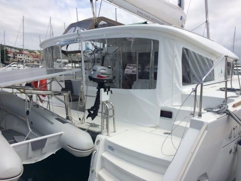 Book yachts online - catamaran - Lagoon 400 S2- 3 cab. - My Dream - rent
