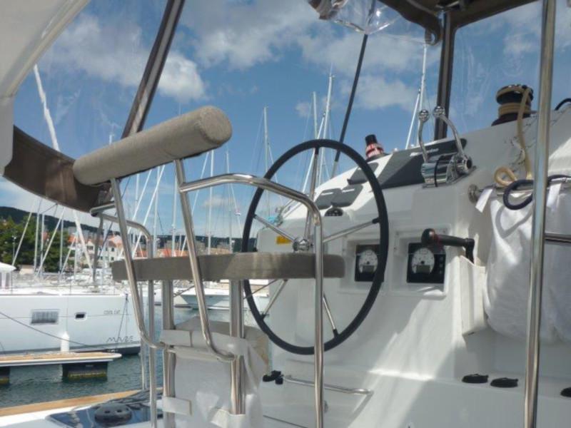 Book yachts online - catamaran - Lagoon 400 S2- 3 cab. - My Dream - rent