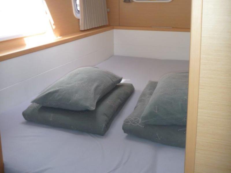 Book yachts online - catamaran - Lagoon 400 S2- 3 cab. - My Dream - rent