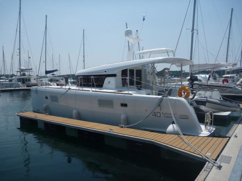 Book yachts online - catamaran - Lagoon 40 (4+2 cab.) - 4 YOU - rent