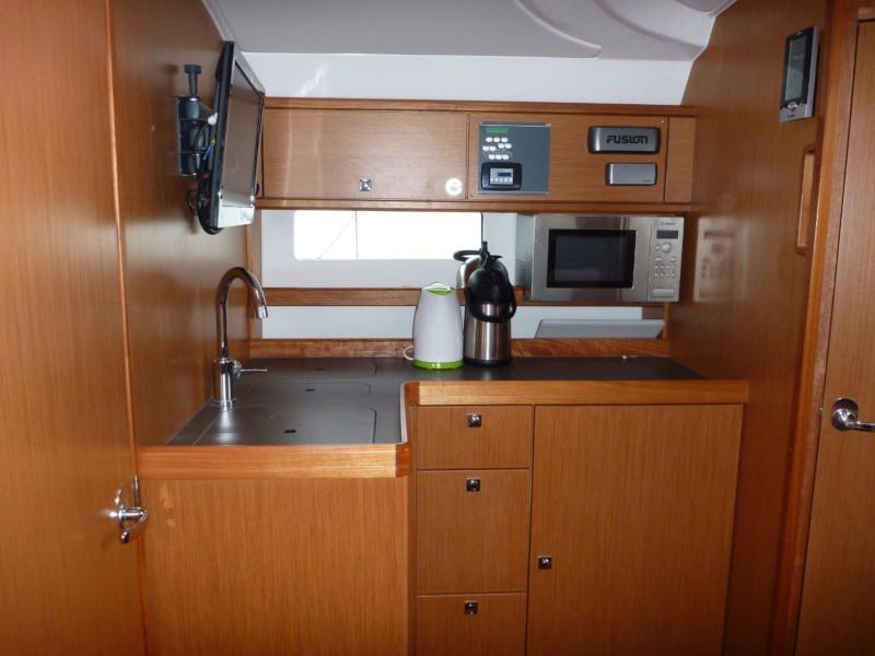 Book yachts online - motorboat - Bavaria 35 Sport - Topless - rent