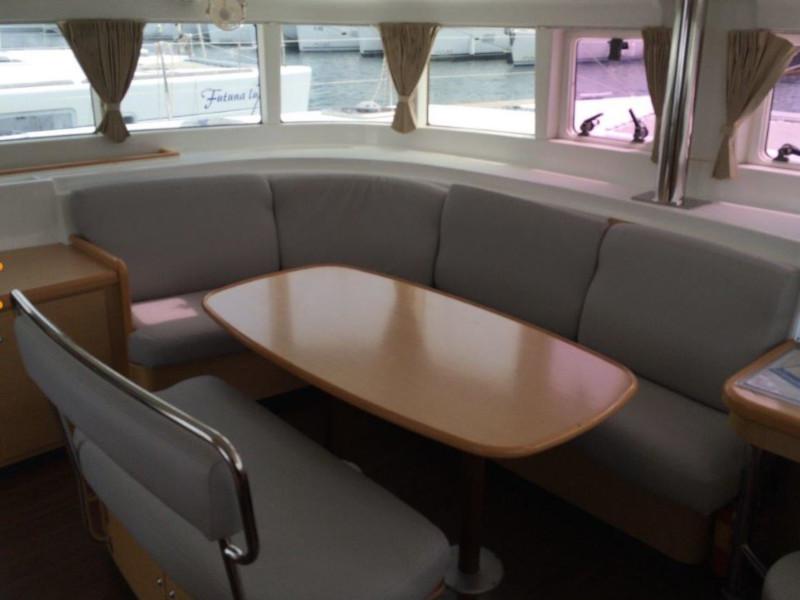 Book yachts online - catamaran - Lagoon 440 (4+2 cab.) - Futuna T - rent